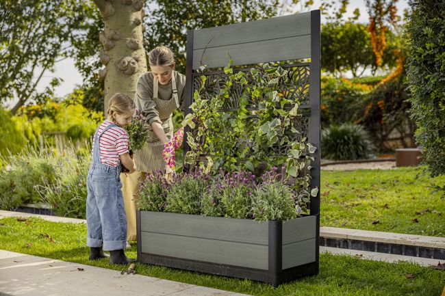 Tulip Leaf Screen Planter - Green