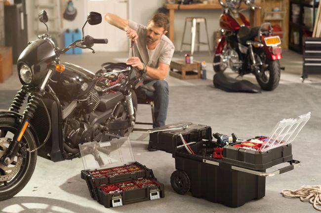 Masterloader Rolling Tool Box with Cantilever Organizer - Keter US