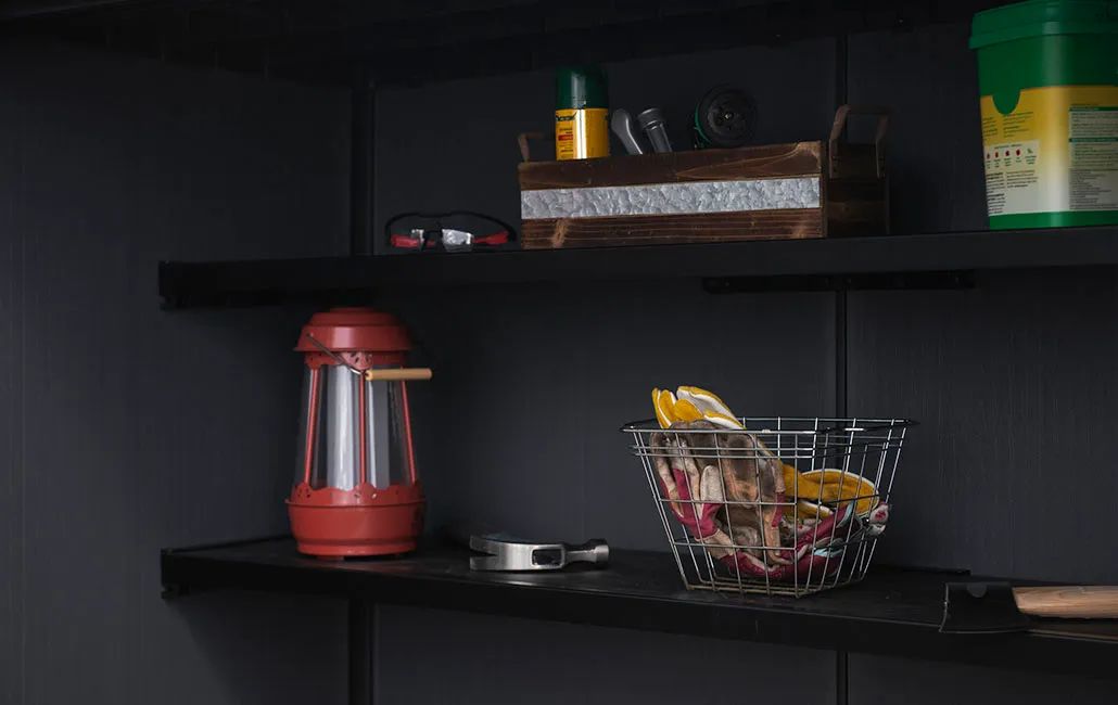 Cabanon de rangement vertical Signature – Cabanon en résine noyer – Keter Canada