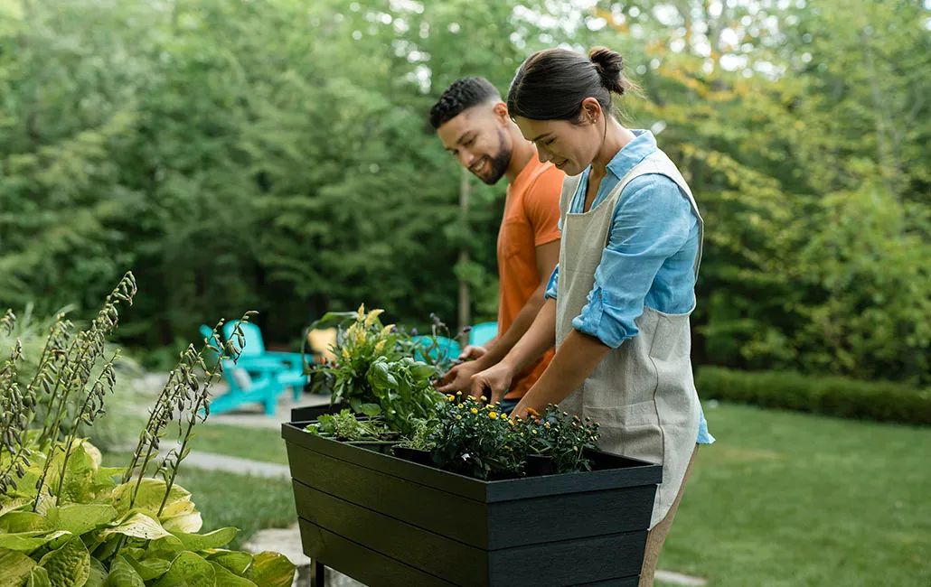 Graphite Urban Bloomer 12.7 Gallon Elevated Garden Bed - Keter US