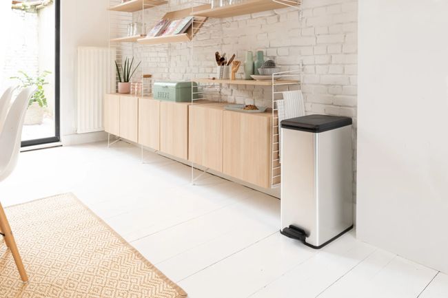 פח אשפה סלים עם פדל 40 ליטר - כסוף