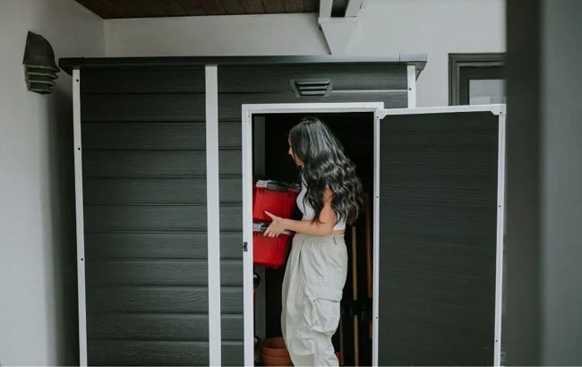 Cabanon de rangement durable et moderne Essential 6 x 4 – Keter Canada