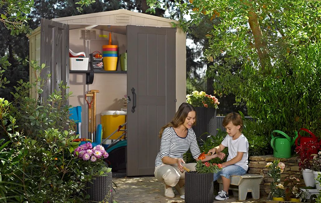 Remise de rangement de taille moyenne Factor brune – Remise 6 x 6 – Keter Canada