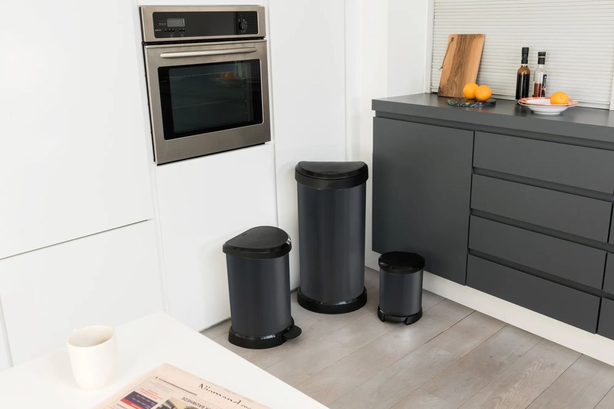 Decobin Push Prullenbak 40L - Zwart