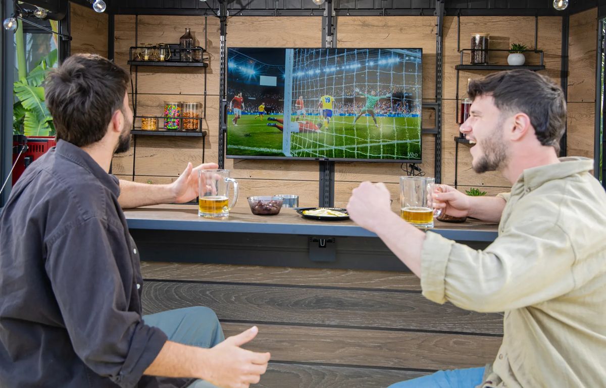בר חוץ מעוצב עם אחסון – Outdoor Bar - דמוי עץ גוון חום אגוז