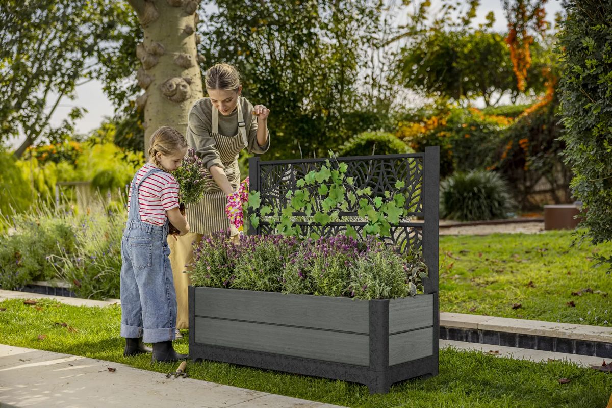 Tulip 26 Gallon Privacy Screen Planter - Green - Keter CA