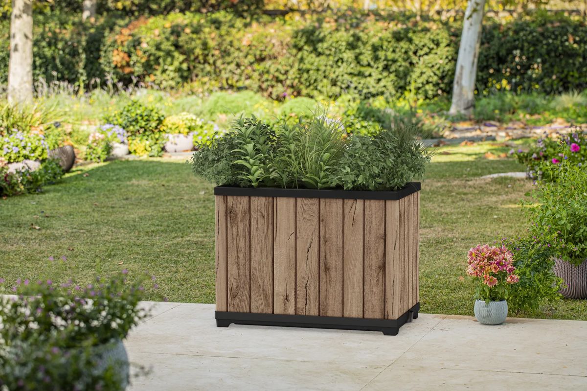 Self Watering Pine Brown Tall Square Planter - Keter Canada