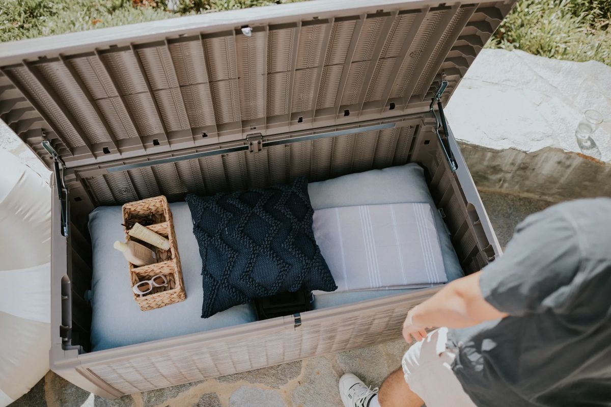 Signature 135 Gallon Large Deck Box - Mist Gray - Keter US