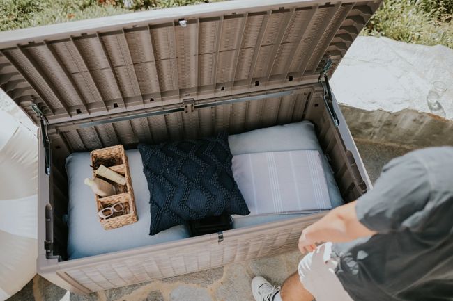 Signature 135 Gallon Large Deck Box - Mist Gray - Keter US