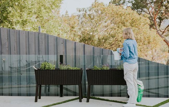 Planche de jardin surélevée Splendor brune 31,7 gallons – Keter Canada