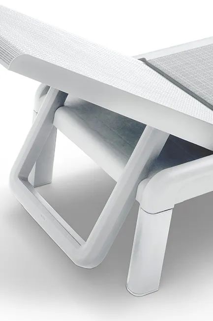 מיטת שיזוף מיורקה בטקסטורת יוטה - לבן