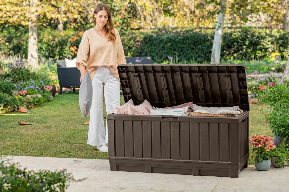 92 Gallon Deck Box Kentwood Storage Box Brown - Keter US