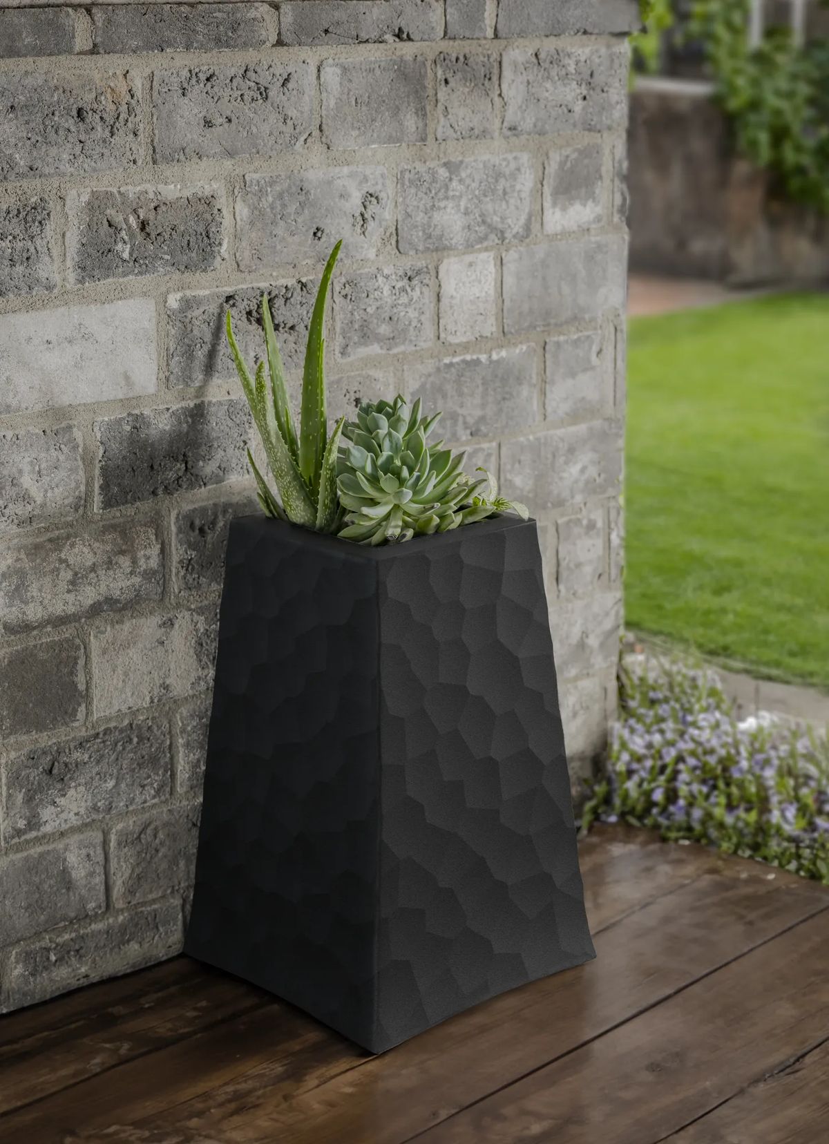 Tapered Stone Look Large Resin Planters - Graphite - Keter Canada