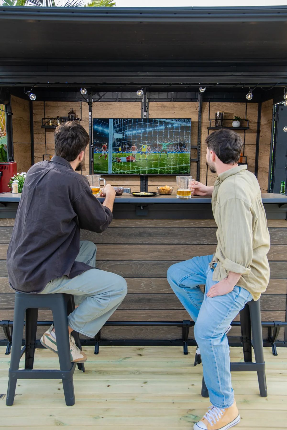בר חוץ מעוצב עם אחסון – Outdoor Bar - דמוי עץ גוון חום אגוז