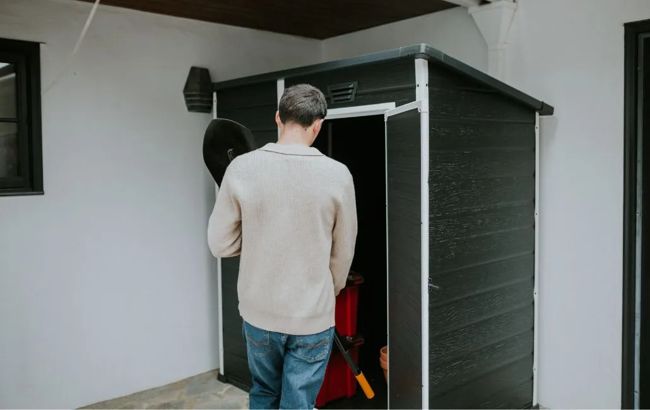 Cabanon de rangement durable et moderne Essential 6 x 4 – Keter Canada