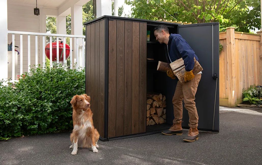 Cabanon de rangement vertical Signature – Cabanon en résine noyer – Keter Canada