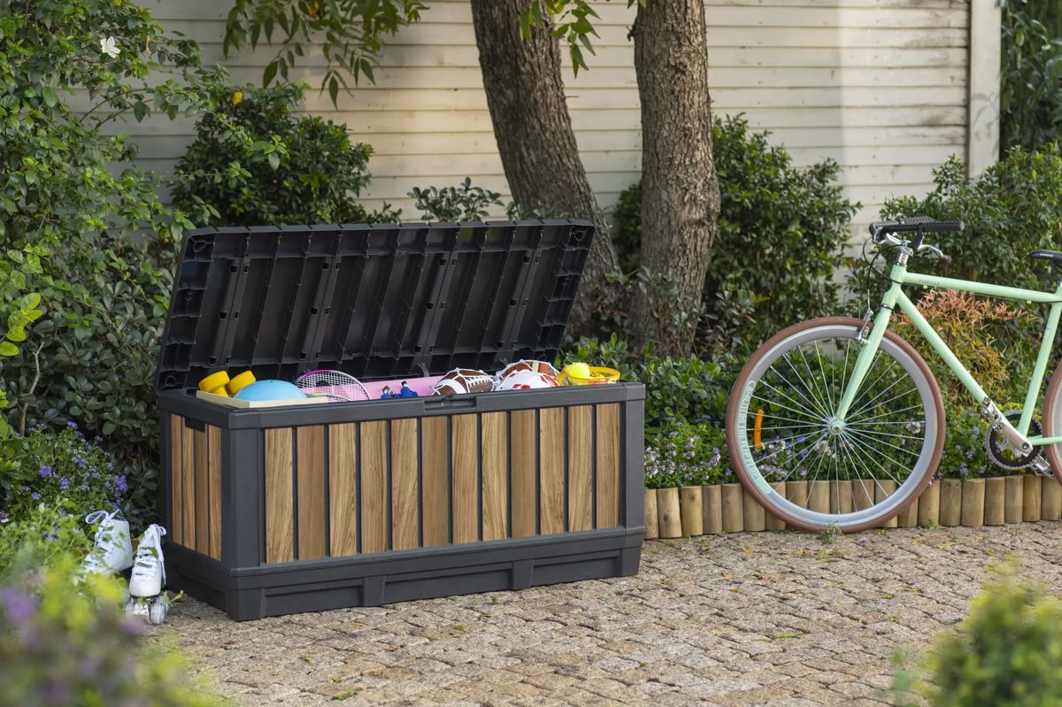 Oakridge 90 Gallon Deck Box - Oak Brown - Keter Canada