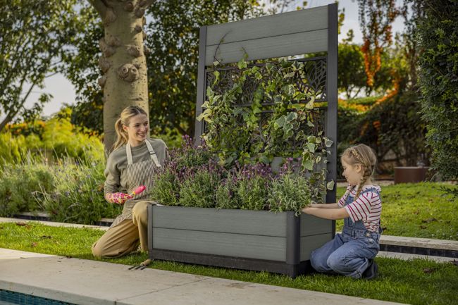 Tulip Leaf Screen Planter - Green