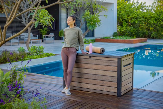 Arcón de exterior Signature 147x83x86 cm y 870L - Marrón