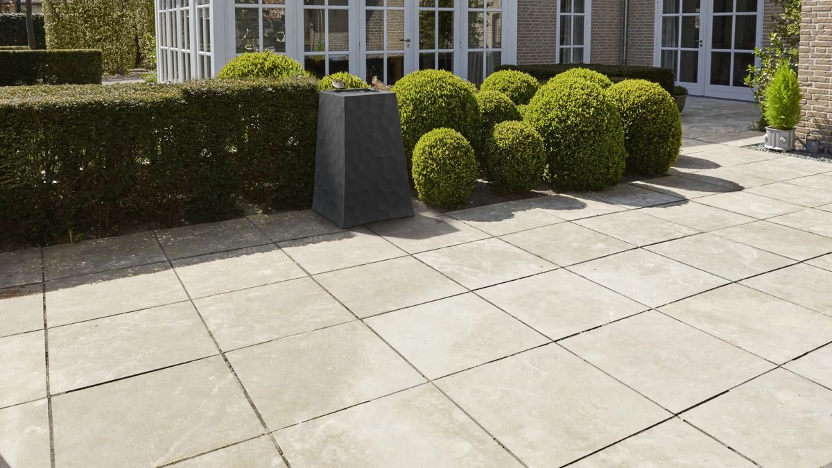 Tapered Stone Look Large Resin Planters - Graphite - Keter Canada