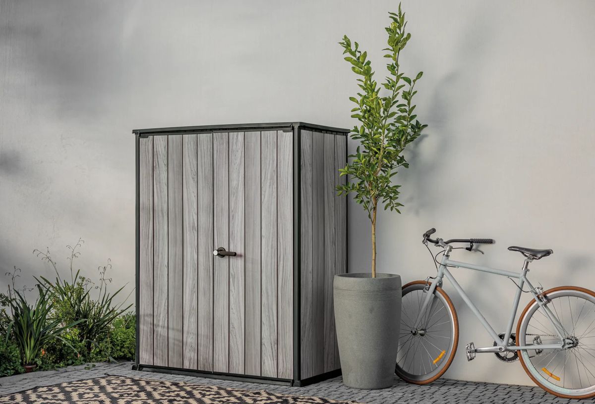 Cabanon de rangement vertical Signature – Gris orage − Keter Canada