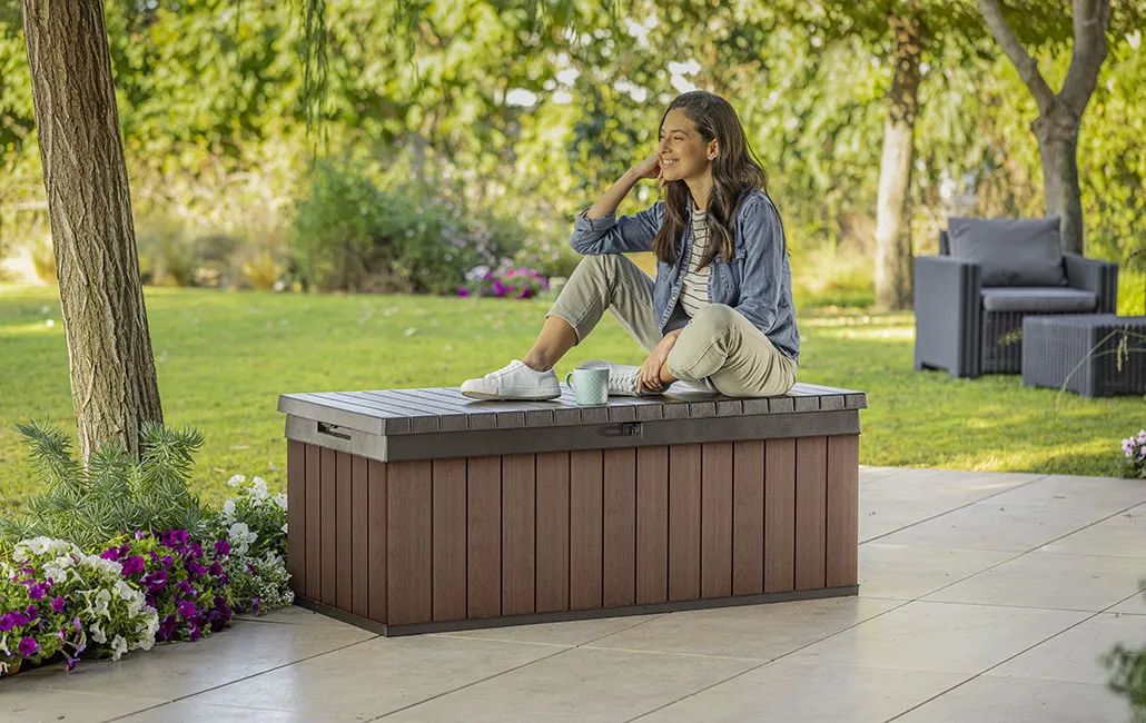 Arcón de exterior Darwin - 142,5x65,3x54,5 cm y 380L - Marrón