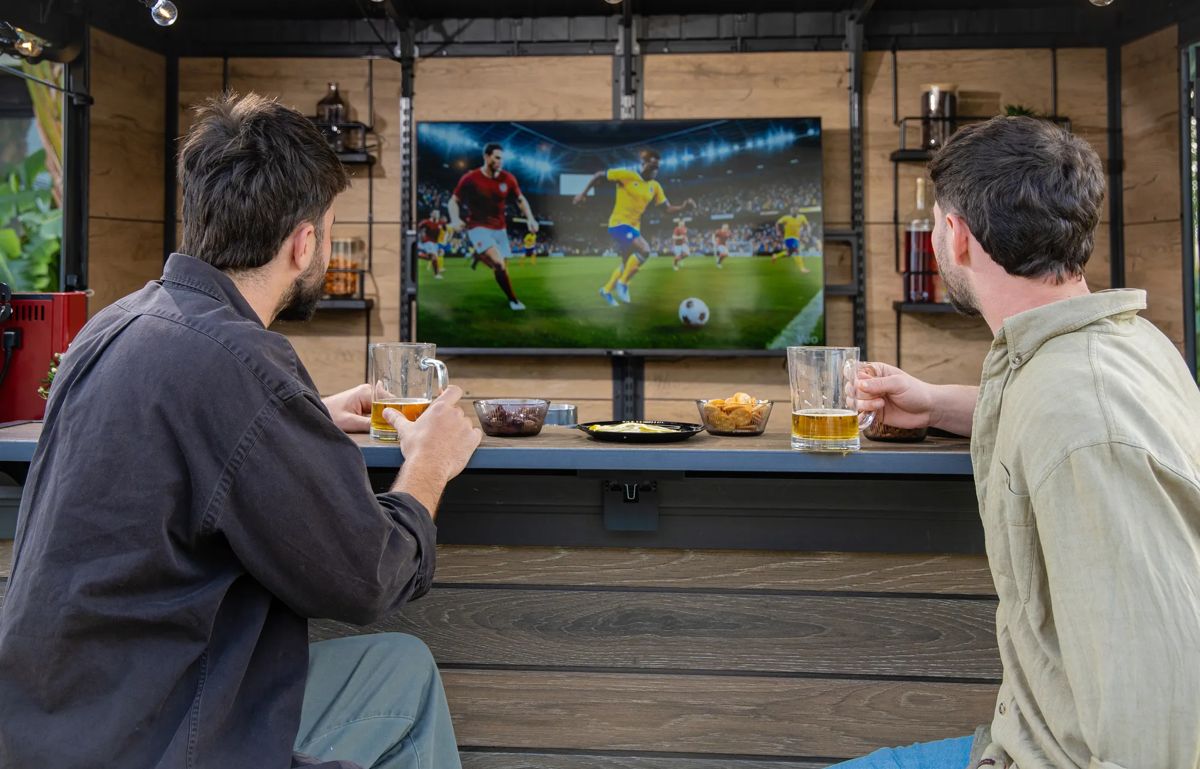 בר חוץ מעוצב עם אחסון – Outdoor Bar - דמוי עץ גוון חום אגוז